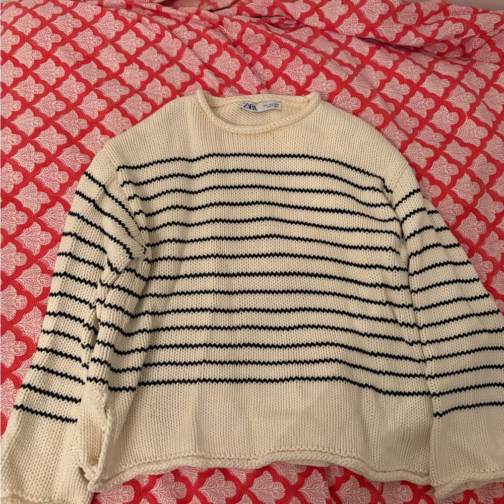 Zara Women's Cream and Navy Striped Sweater